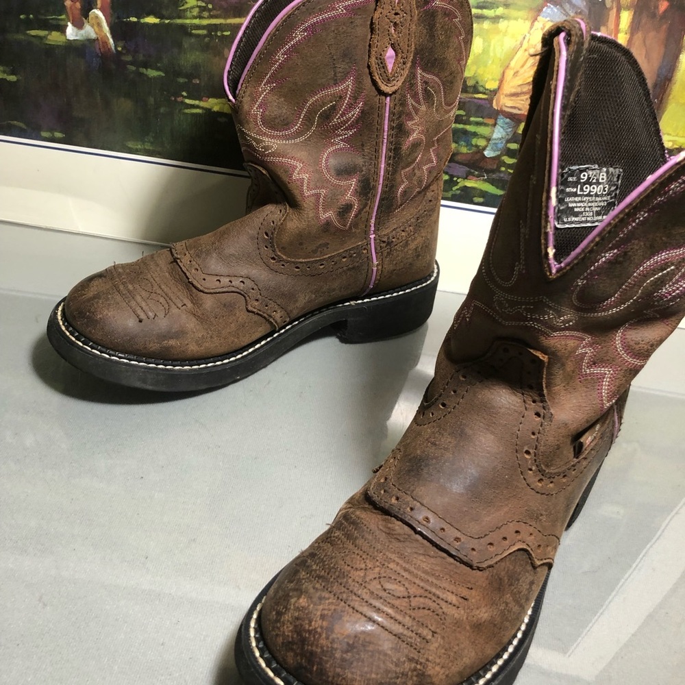 Justin womens boots sz 9.5 B